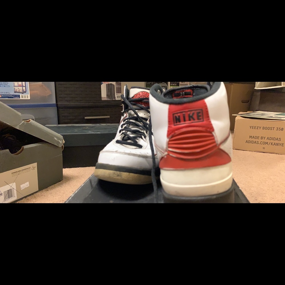 Jordan 2 Size 8.5 - Picture 2 of 2